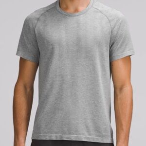 lululemon athletica Heather Gray Short Sleeve Tee